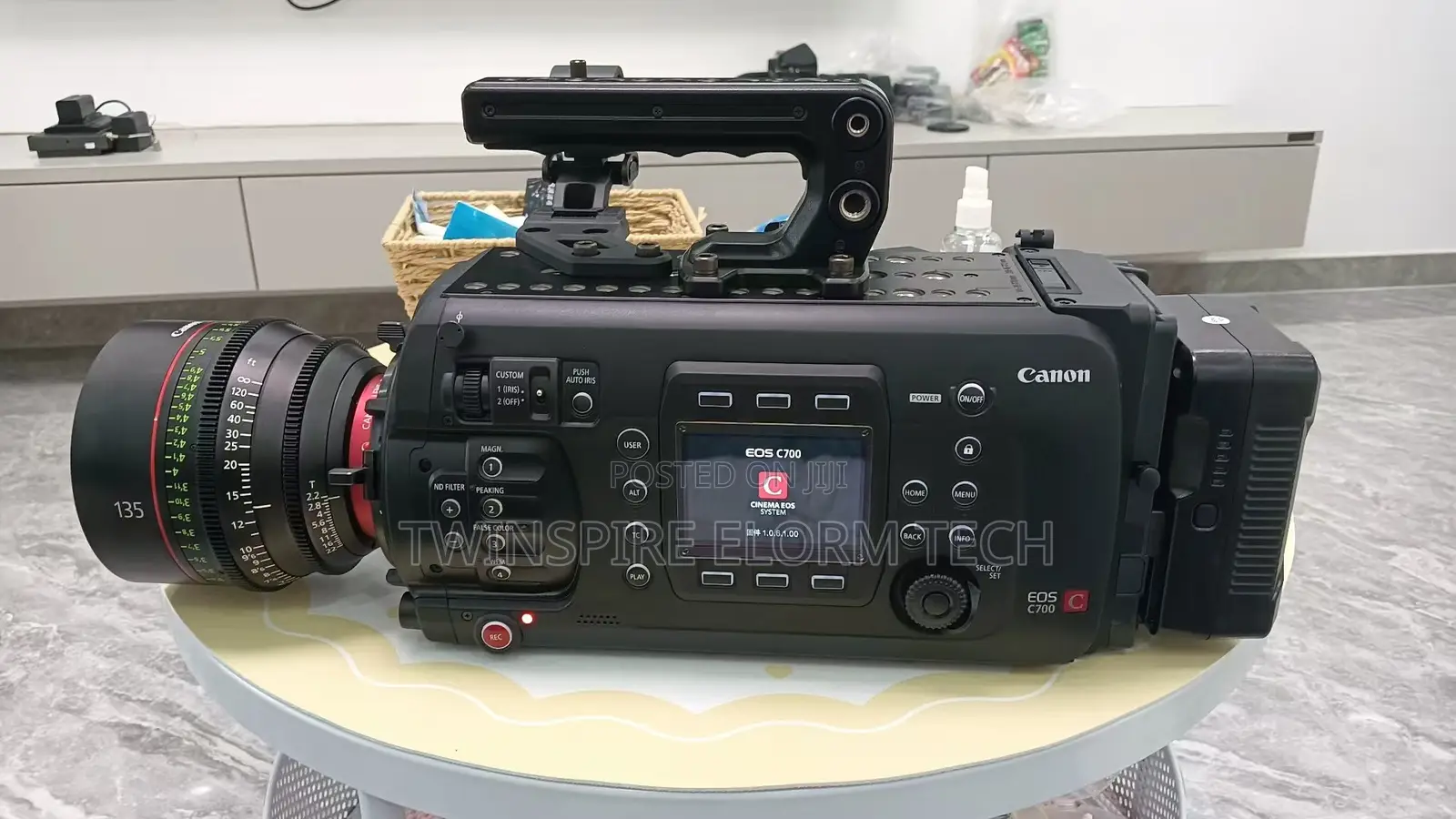 Canon C700