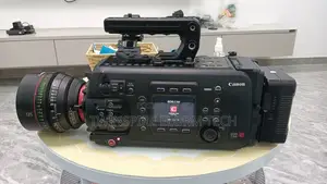Canon C700