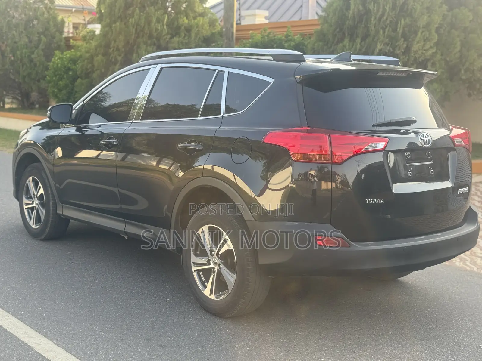 Toyota RAV4 Limited AWD (2.5L 4cyl 6A) 2016 Black