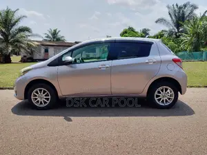 Toyota Vitz 1.3 AWD 5dr 2012 Pearl