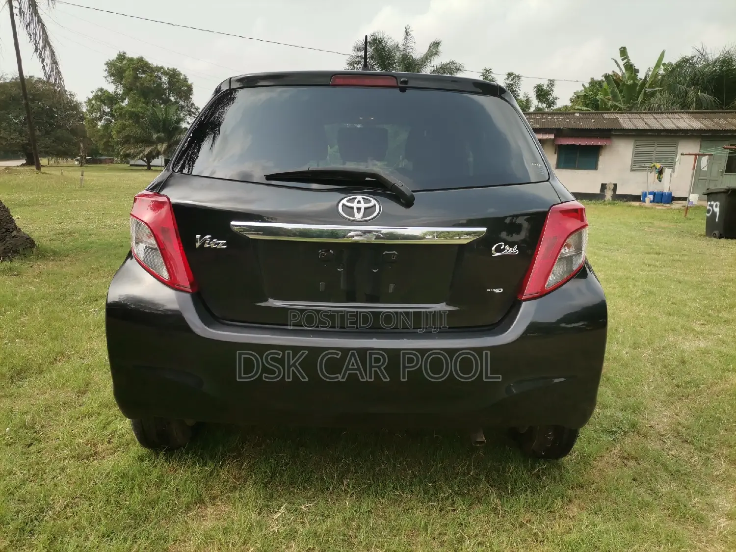 Toyota Vitz 1.3 AWD 5dr 2013 Black