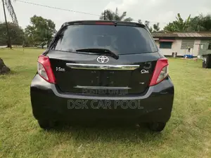 Toyota Vitz 1.3 AWD 5dr 2013 Black