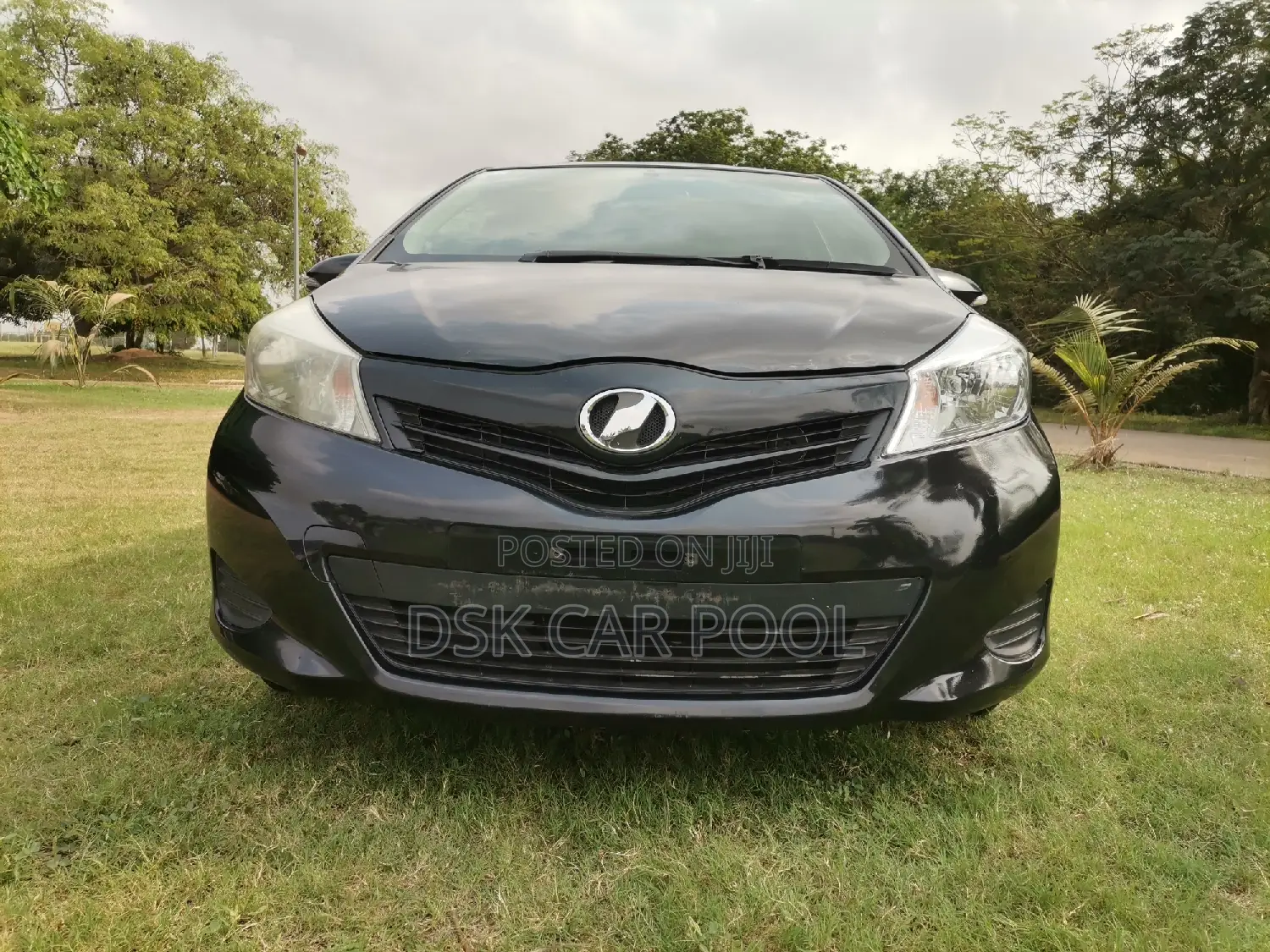 Toyota Vitz 1.3 AWD 5dr 2013 Black
