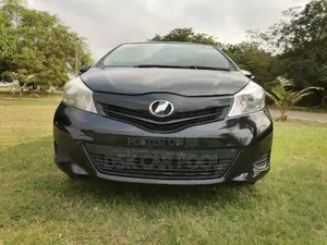 Toyota Vitz 1.3 AWD 5dr 2013 Black