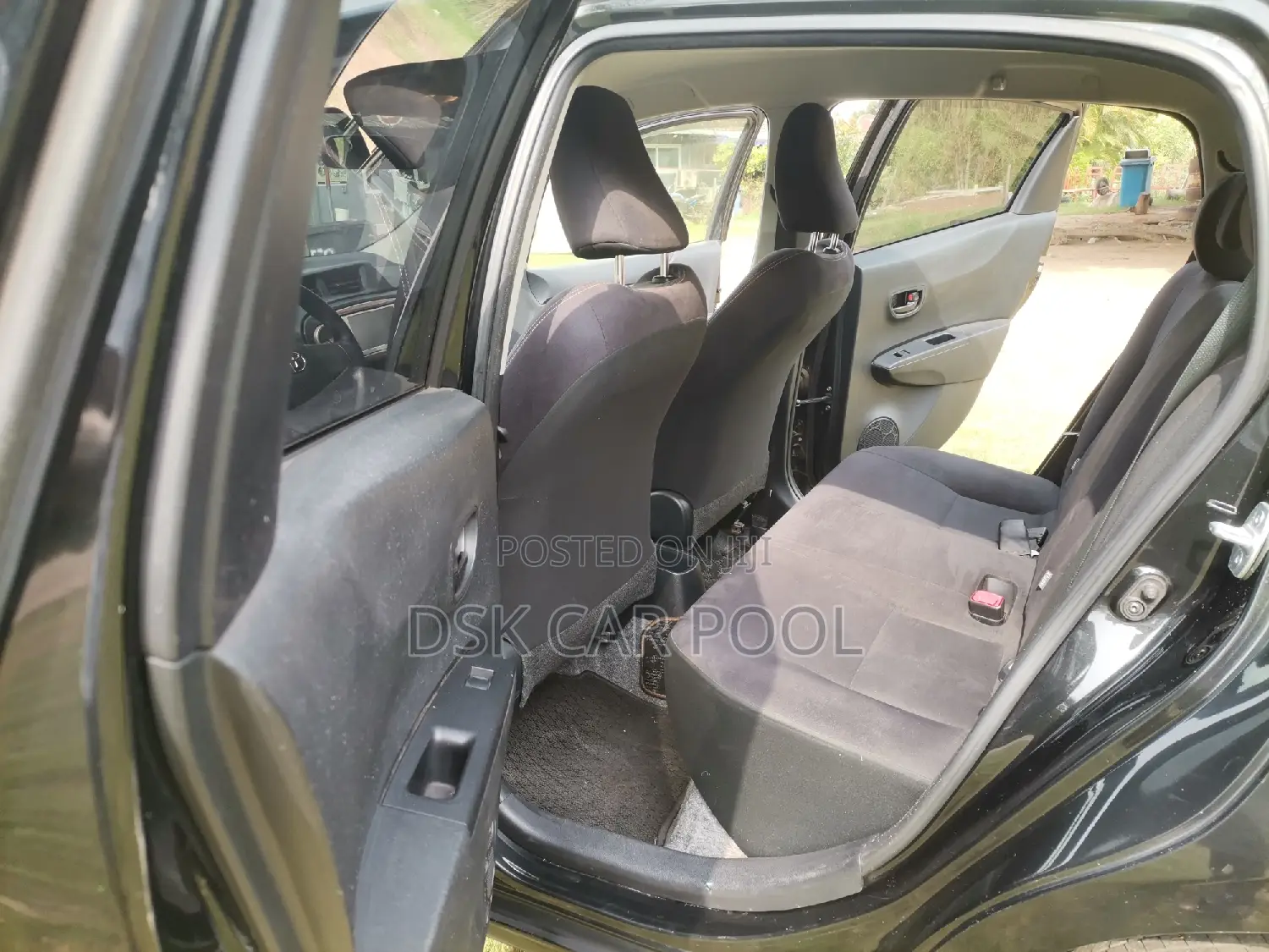 Toyota Vitz 1.3 AWD 5dr 2013 Black