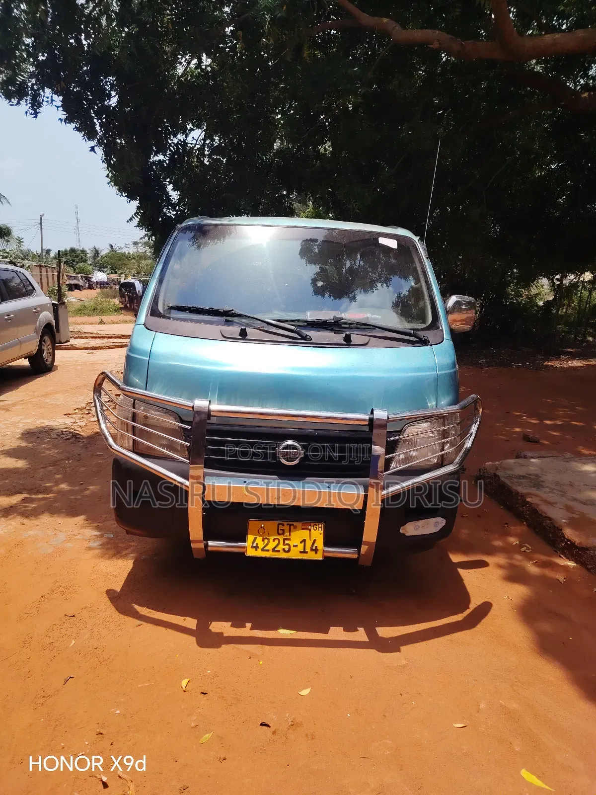 Nissan Caravan (Urvan) 2014 Green