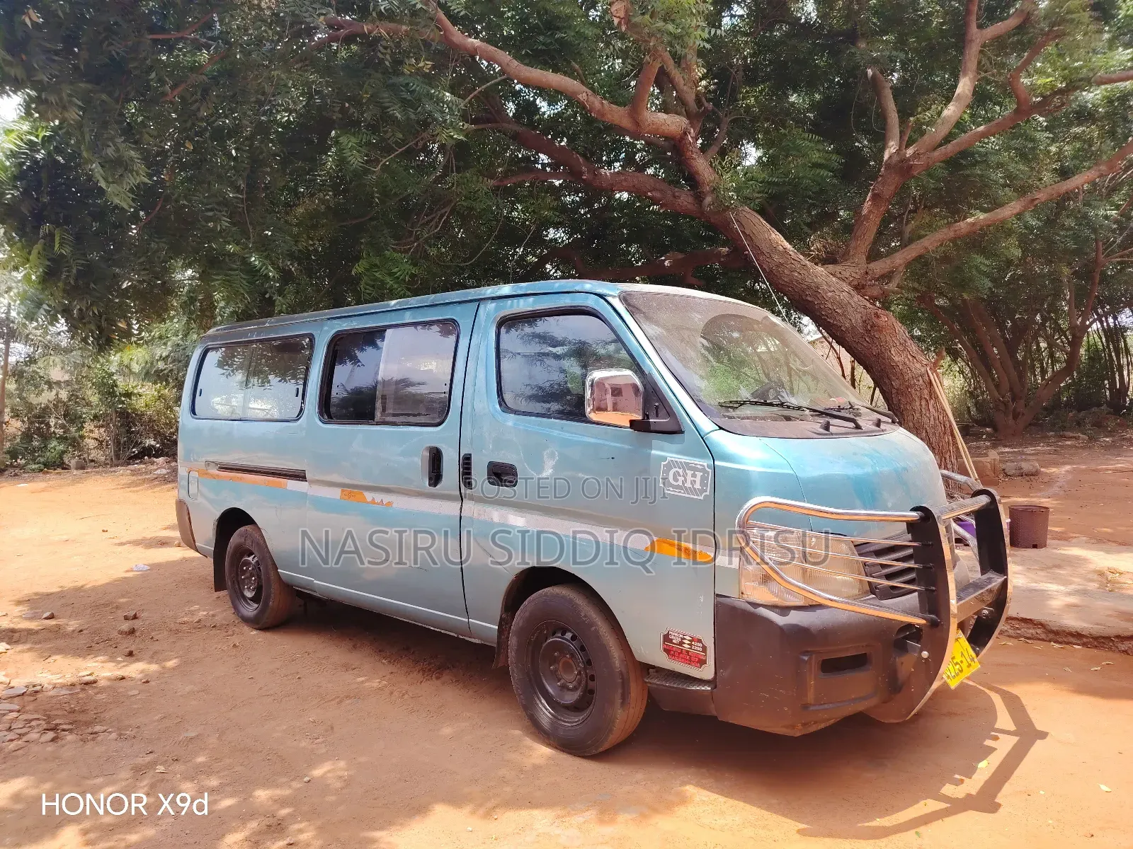 Nissan Caravan (Urvan) 2014 Green