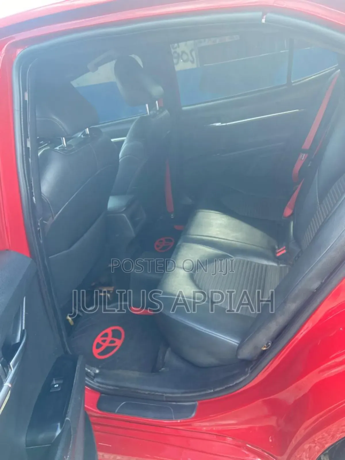 Toyota Camry XLE FWD (2.5L 4cyl 8AM) 2018 Red