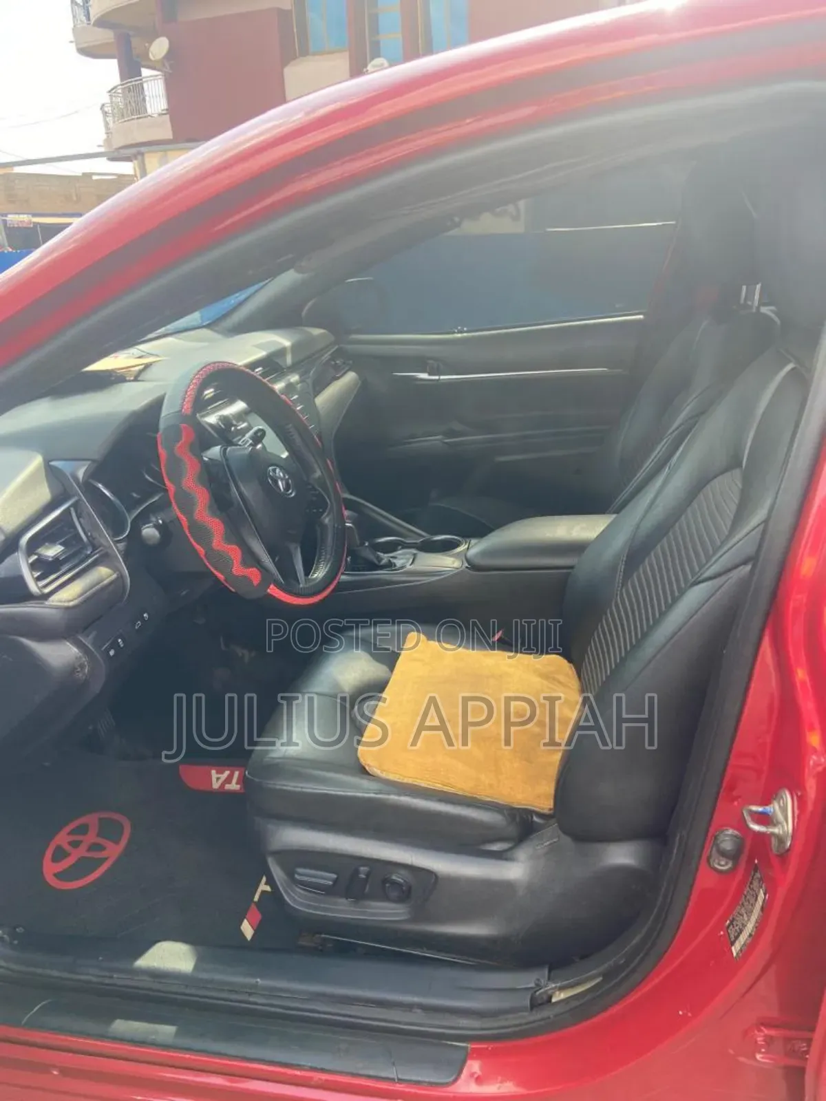 Toyota Camry XLE FWD (2.5L 4cyl 8AM) 2018 Red