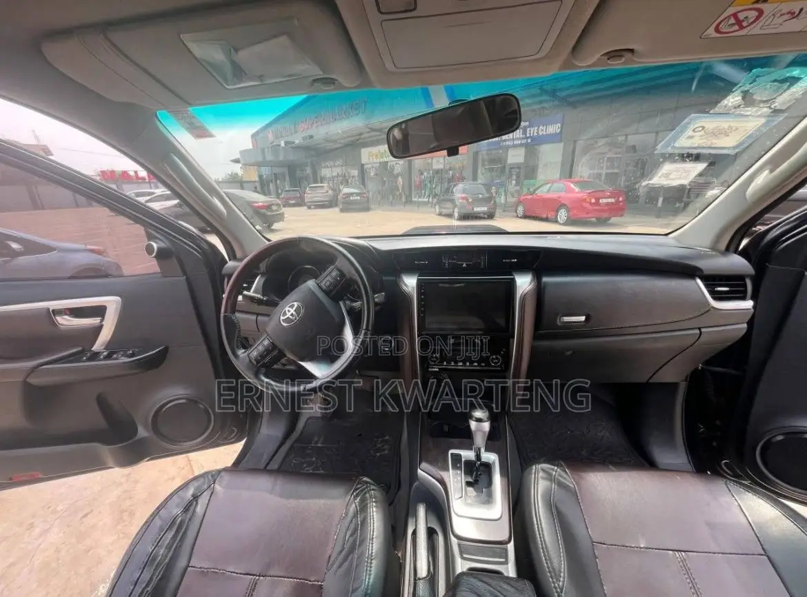 Toyota Fortuner 2018 Black