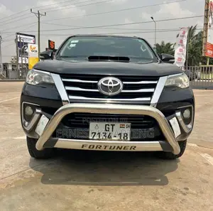 Toyota Fortuner 2018 Black