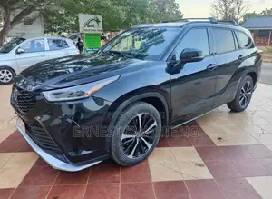 Toyota Highlander XSE 2022 Black