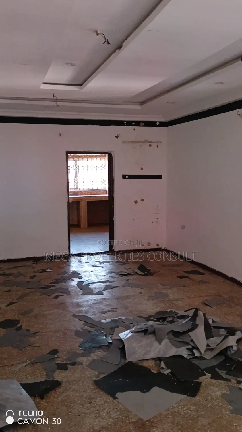 5bdrm House in Lapaz for rent