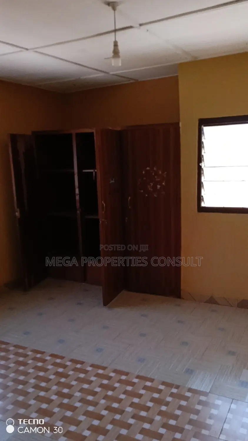 5bdrm House in Lapaz for rent