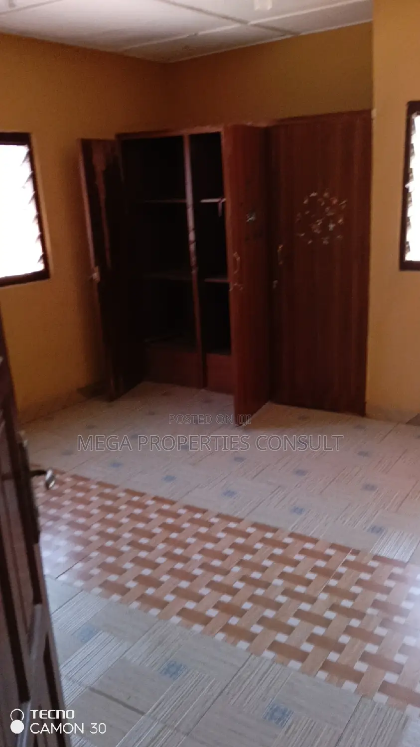 5bdrm House in Lapaz for rent