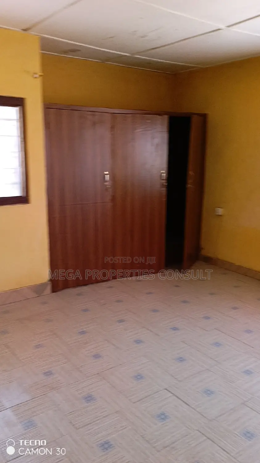 5bdrm House in Lapaz for rent