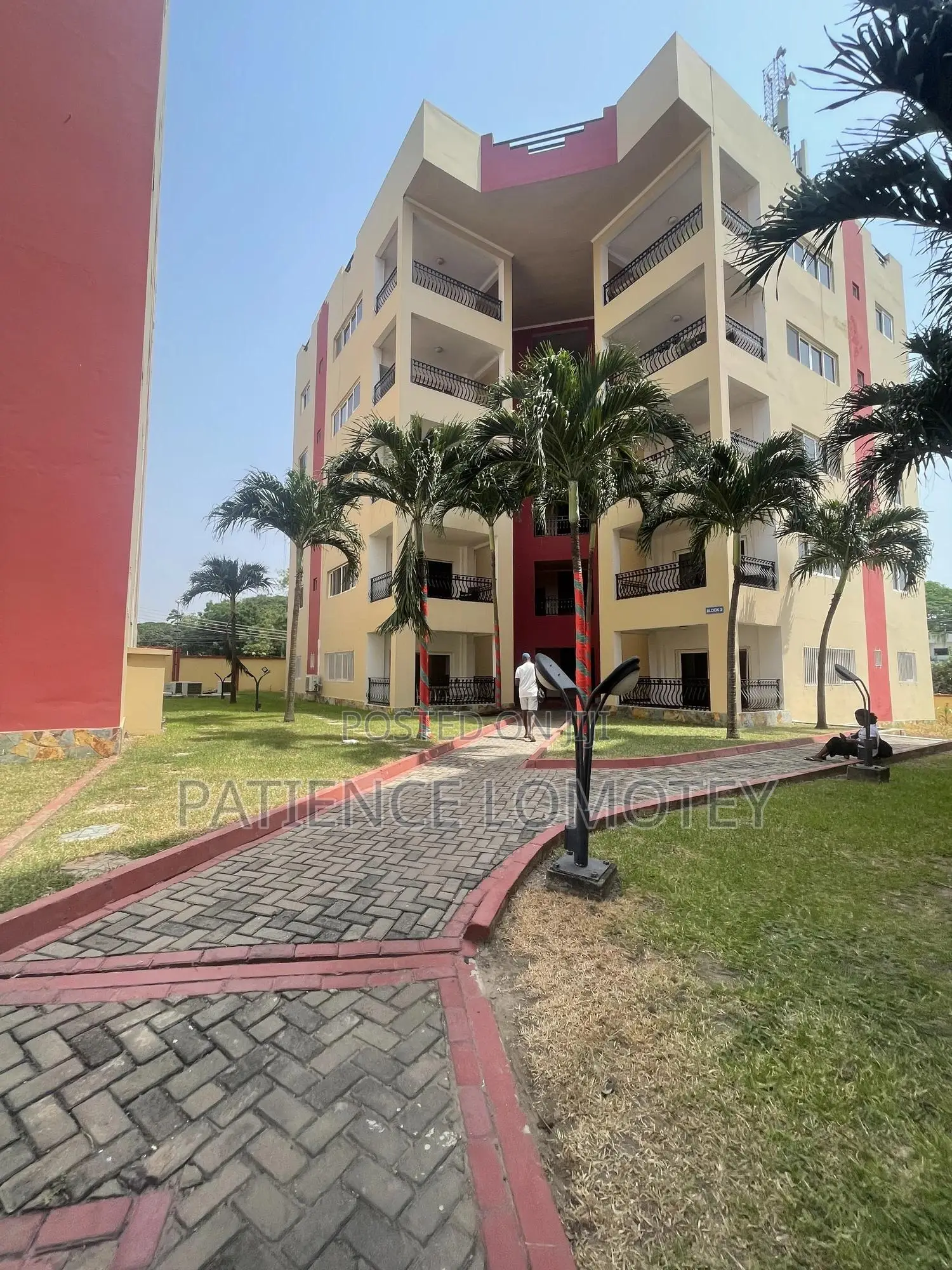 Furnished 3bdrm Penthouse in Holiflats, Accra Metropolitan for sale