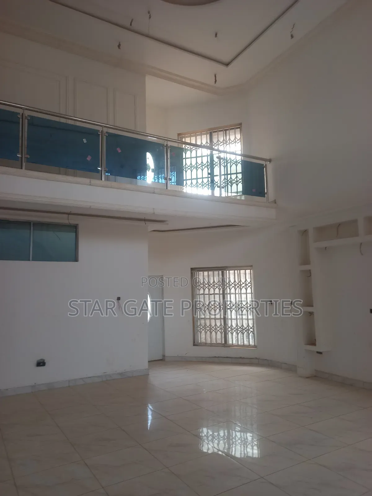 7bdrm House in Santasi Road, Kumasi Metropolitan for sale