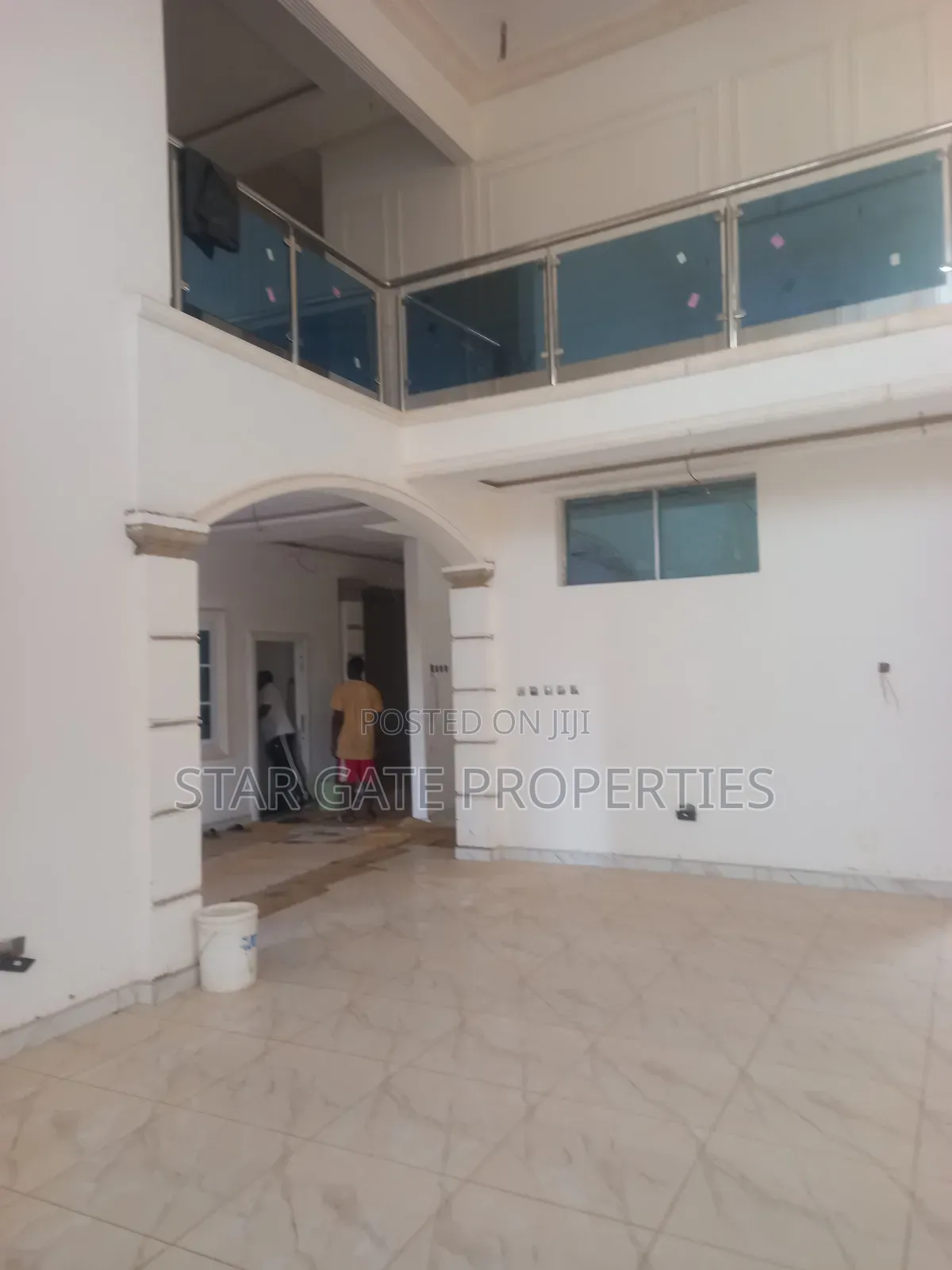 7bdrm House in Santasi Road, Kumasi Metropolitan for sale