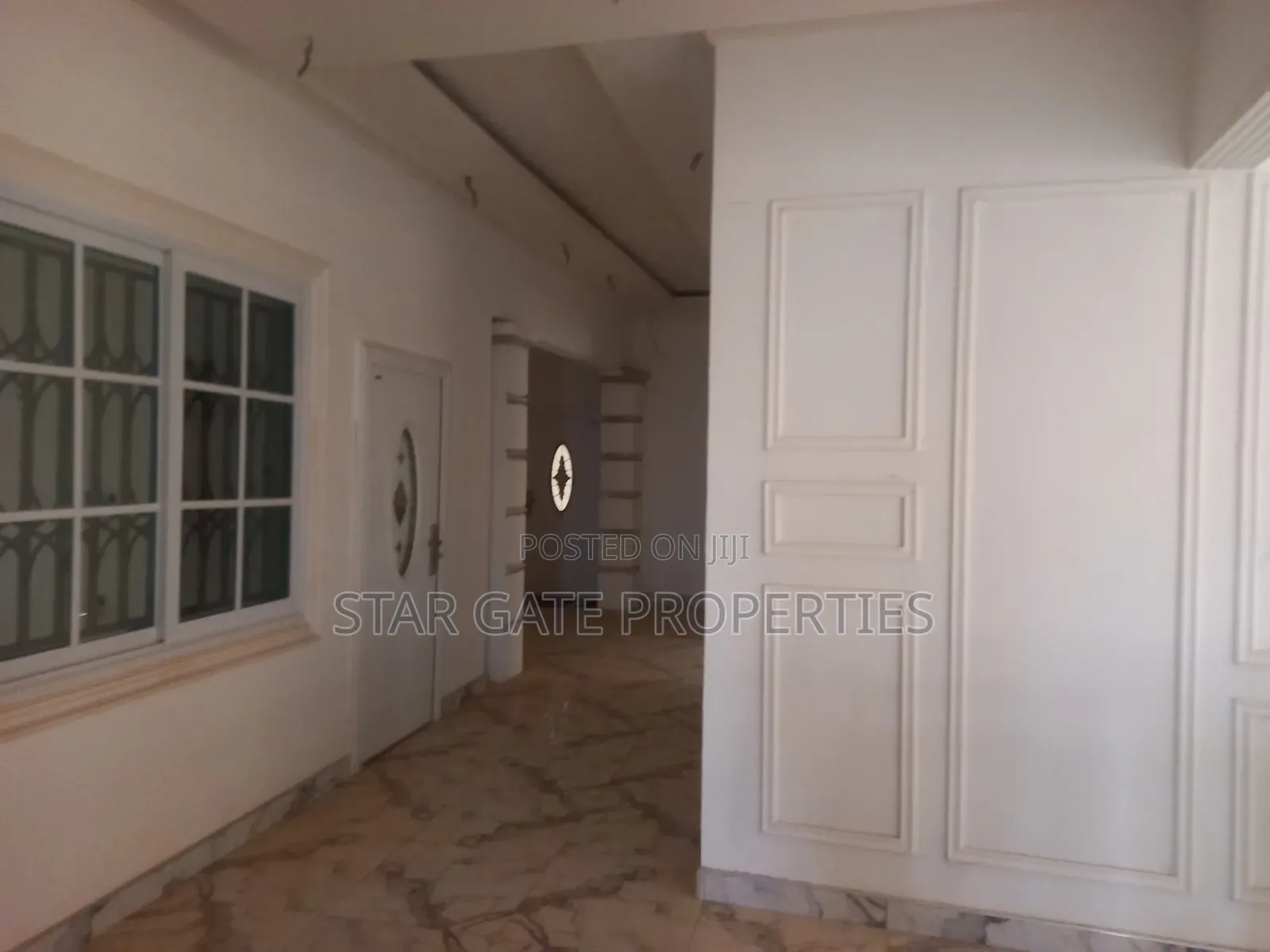 7bdrm House in Santasi Road, Kumasi Metropolitan for sale