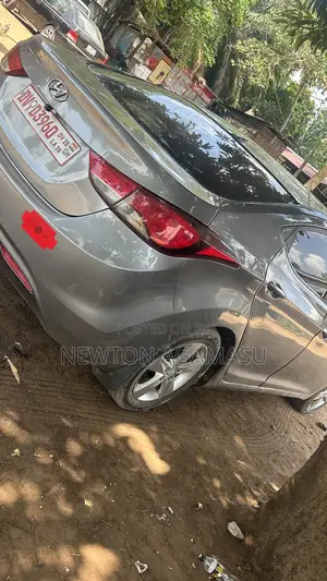 Hyundai Elantra SE 4dr Sedan (1.8L 4cyl 6M) 2015 Gray