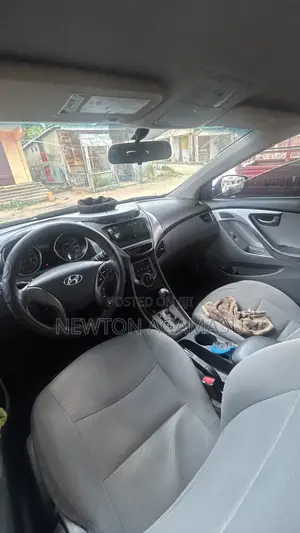 Hyundai Elantra SE 4dr Sedan (1.8L 4cyl 6M) 2015 Gray