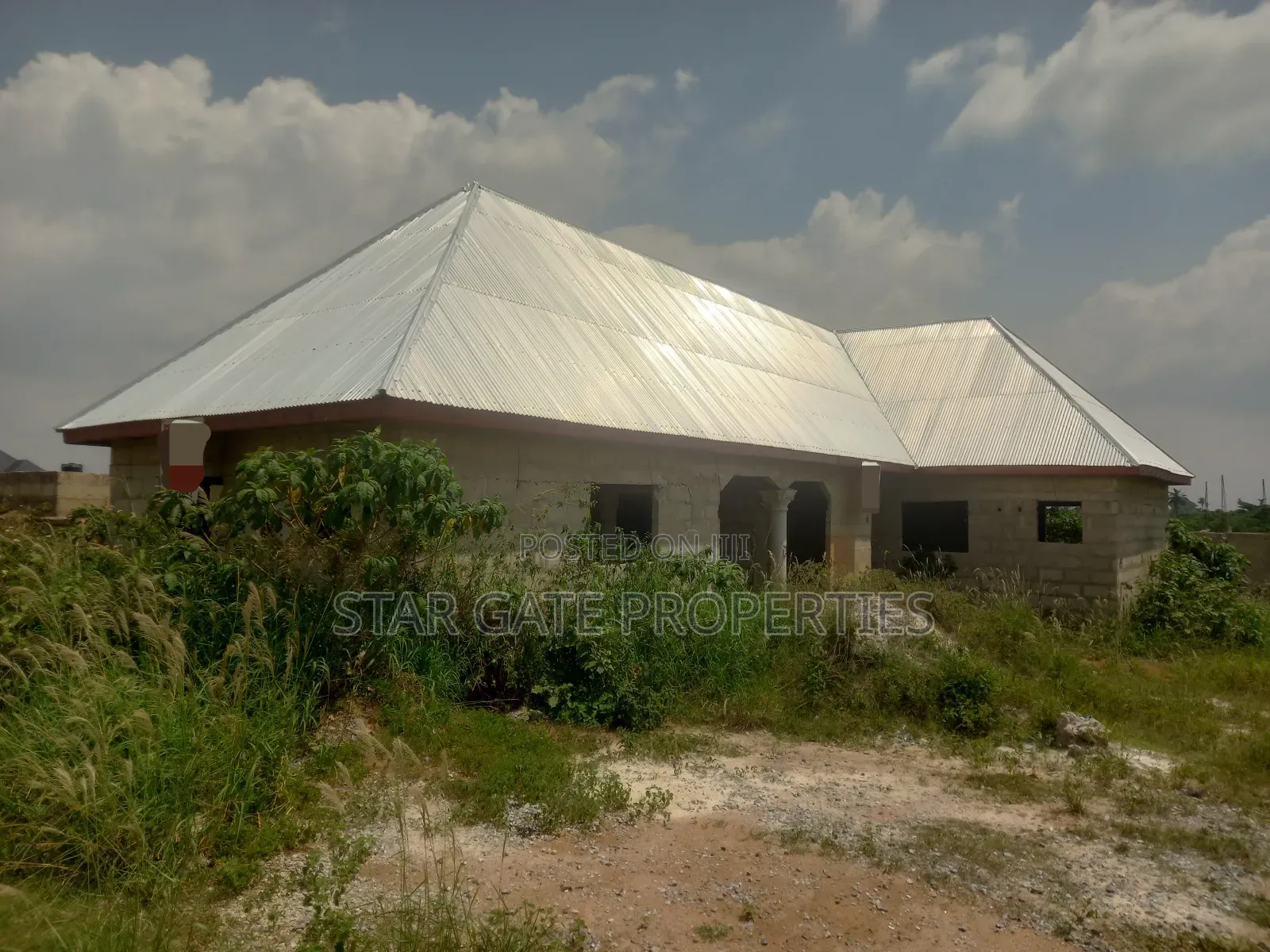 4bdrm House in Kenyasi Adesina, Kumasi Metropolitan for sale