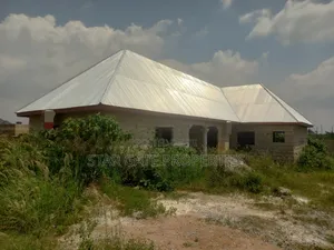 4bdrm House in Kenyasi Adesina, Kumasi Metropolitan for sale