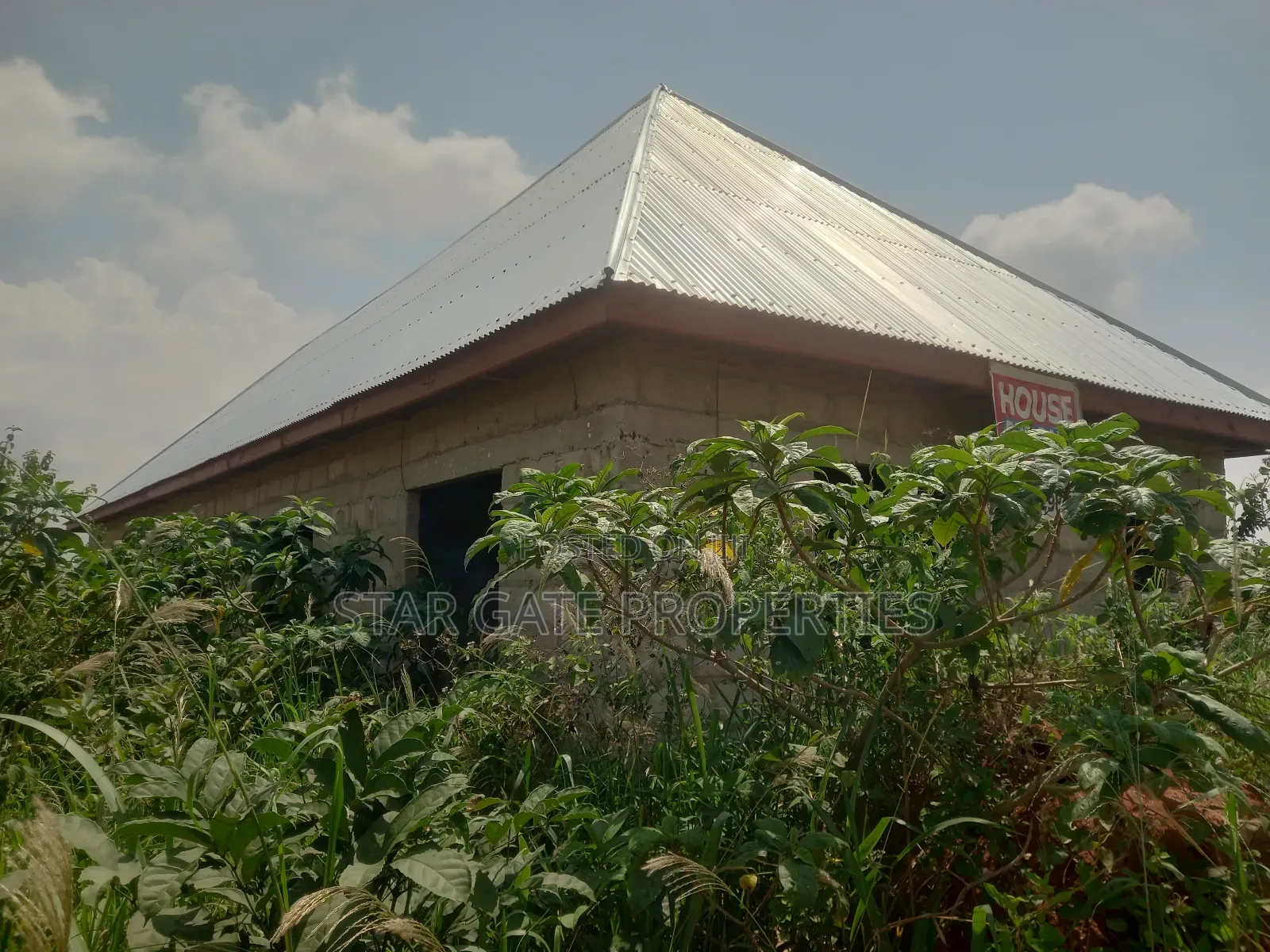 4bdrm House in Kenyasi Adesina, Kumasi Metropolitan for sale