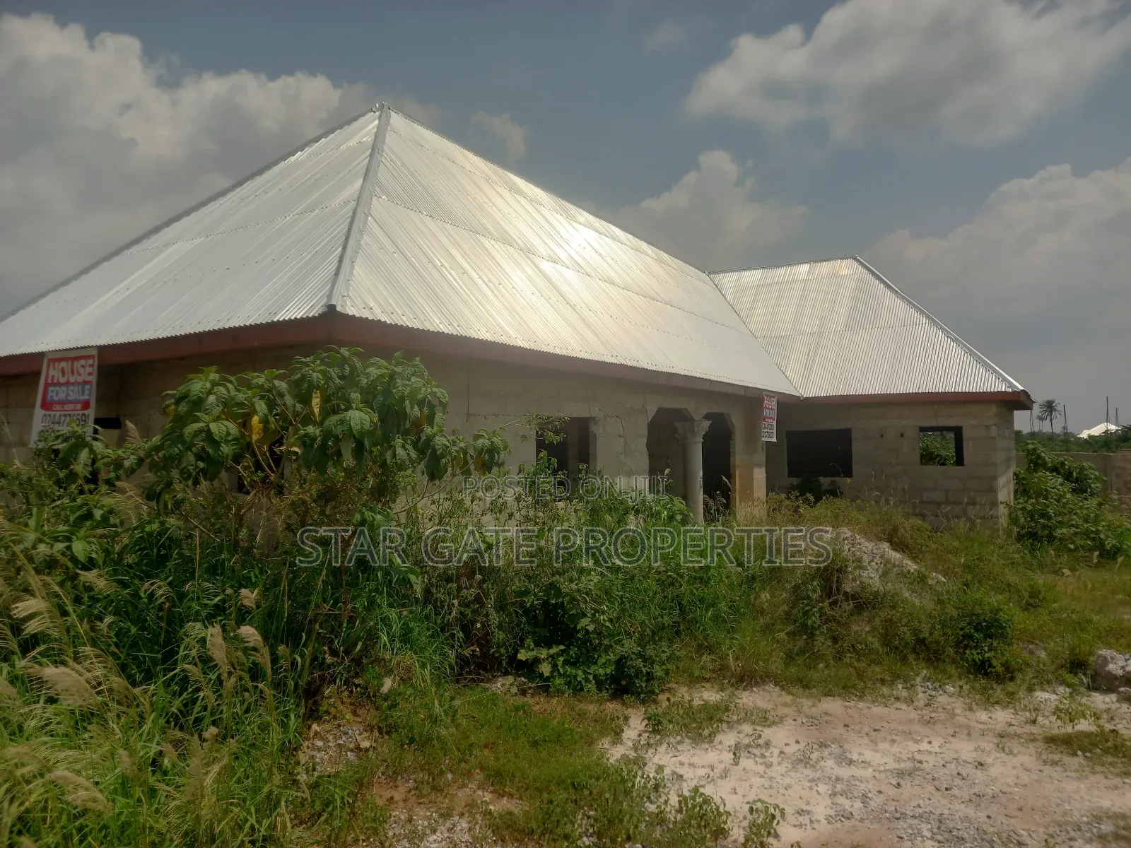 4bdrm House in Kenyasi Adesina, Kumasi Metropolitan for sale