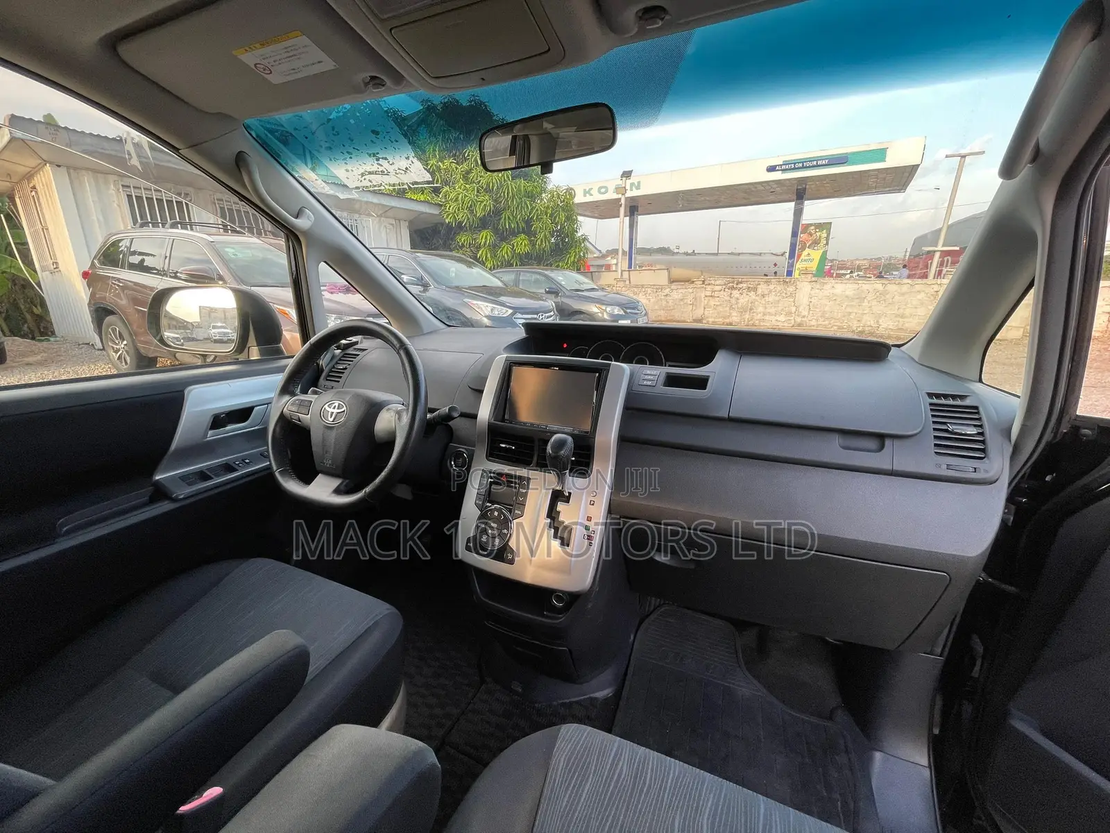 Toyota Voxy 2013 Black