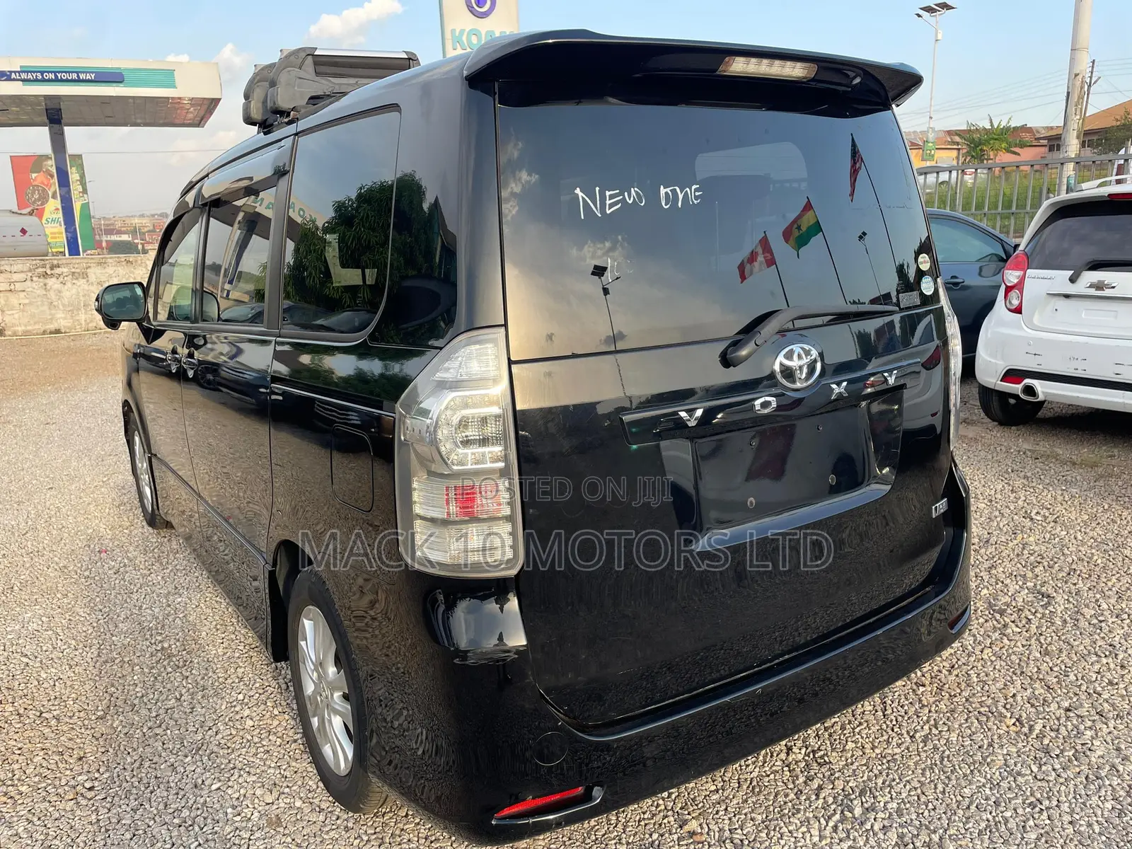 Toyota Voxy 2013 Black