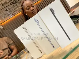 New Apple iPhone 17 256 GB White