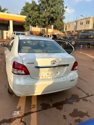 Toyota Belta 2011 White