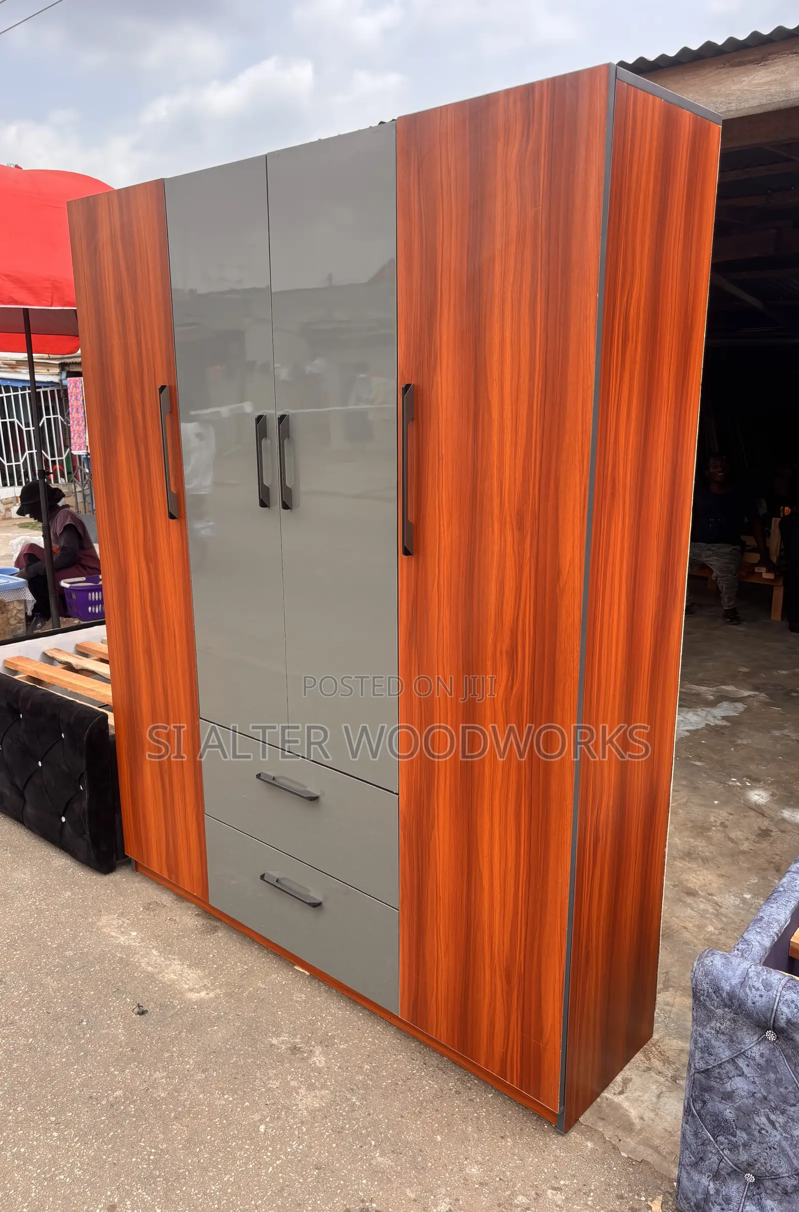 Glossy Door Wardrobe