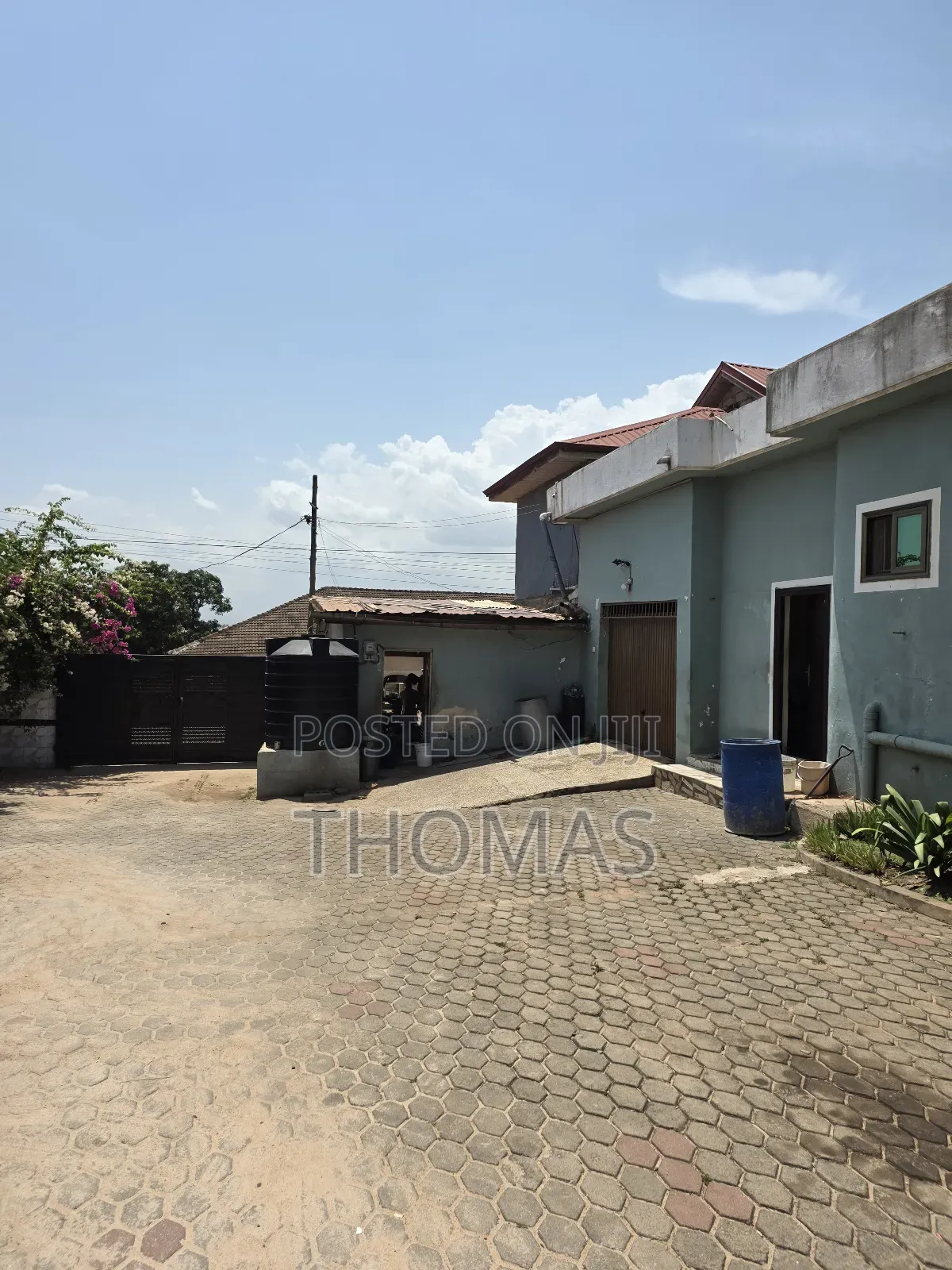 2bdrm Apartment in Thomas Ansong, Ablekuma for sale