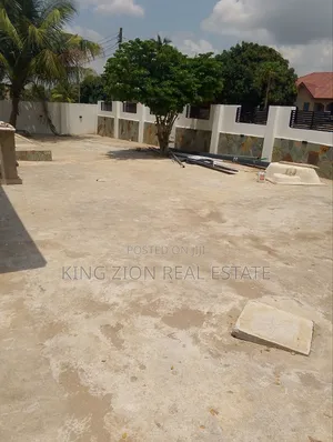 6bdrm House in Kingzion Real, Amasaman for rent