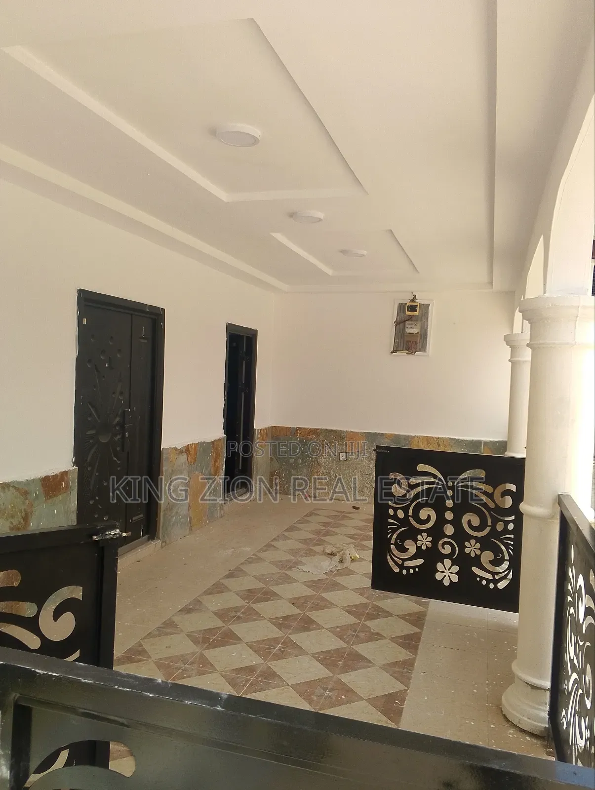 6bdrm House in Kingzion Real, Amasaman for rent
