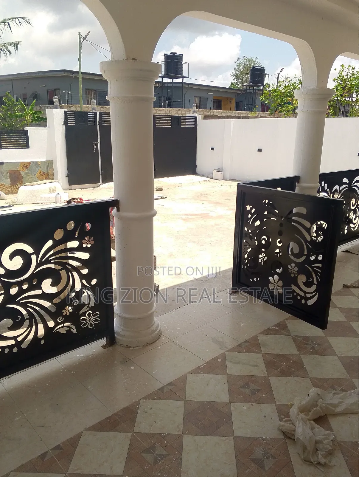 6bdrm House in Kingzion Real, Amasaman for rent