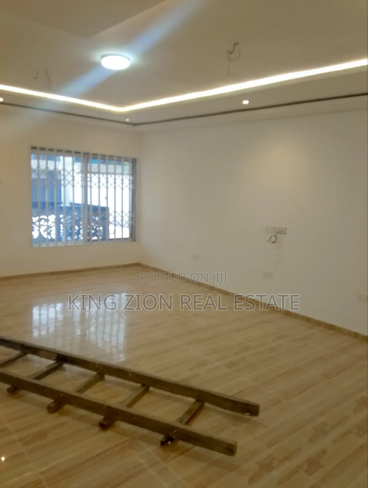 6bdrm House in Kingzion Real, Amasaman for rent