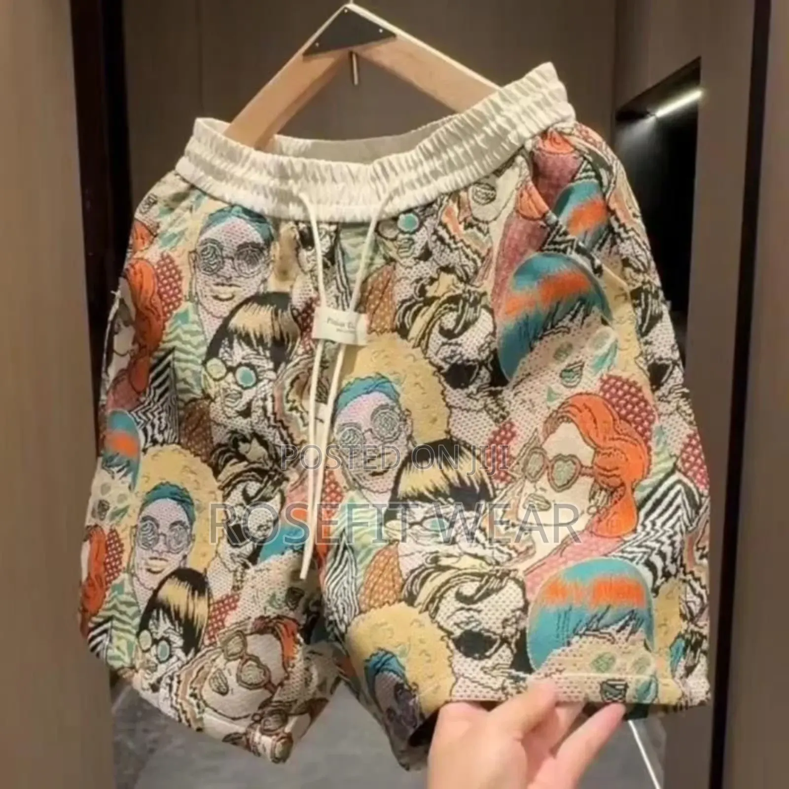 Graphic Designer Short