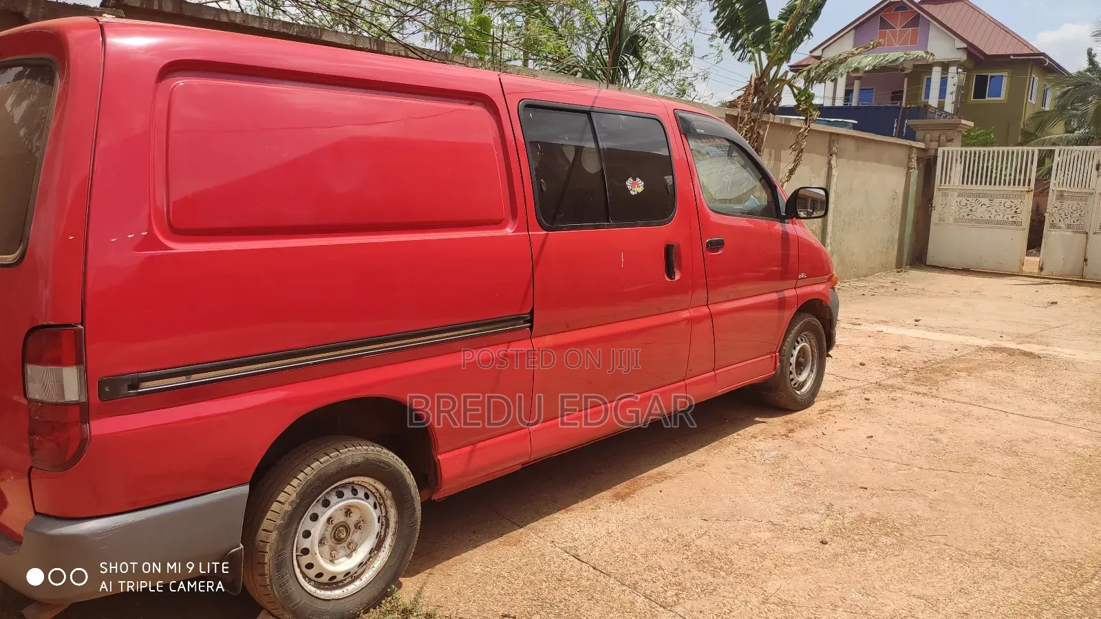 Toyota HiAce 2005 Red