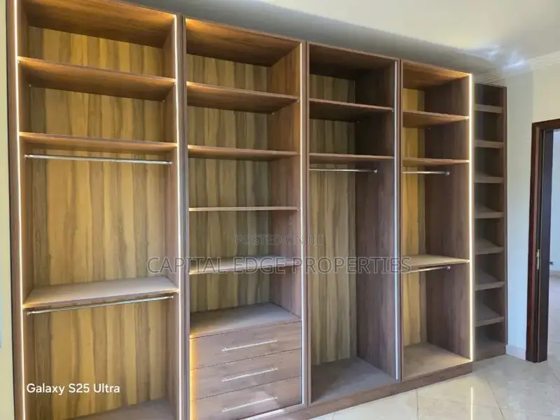 4bdrm Townhouse / Terrace in Airport Residential Area for rent