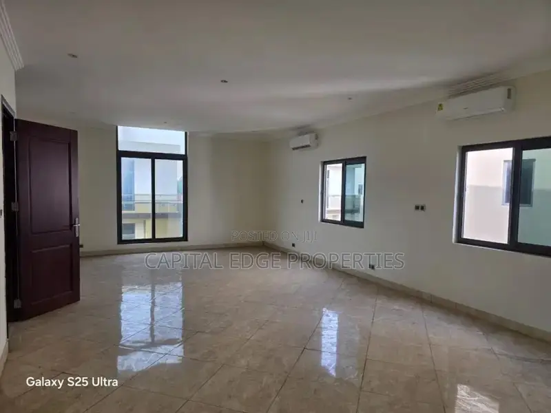 4bdrm Townhouse / Terrace in Airport Residential Area for rent