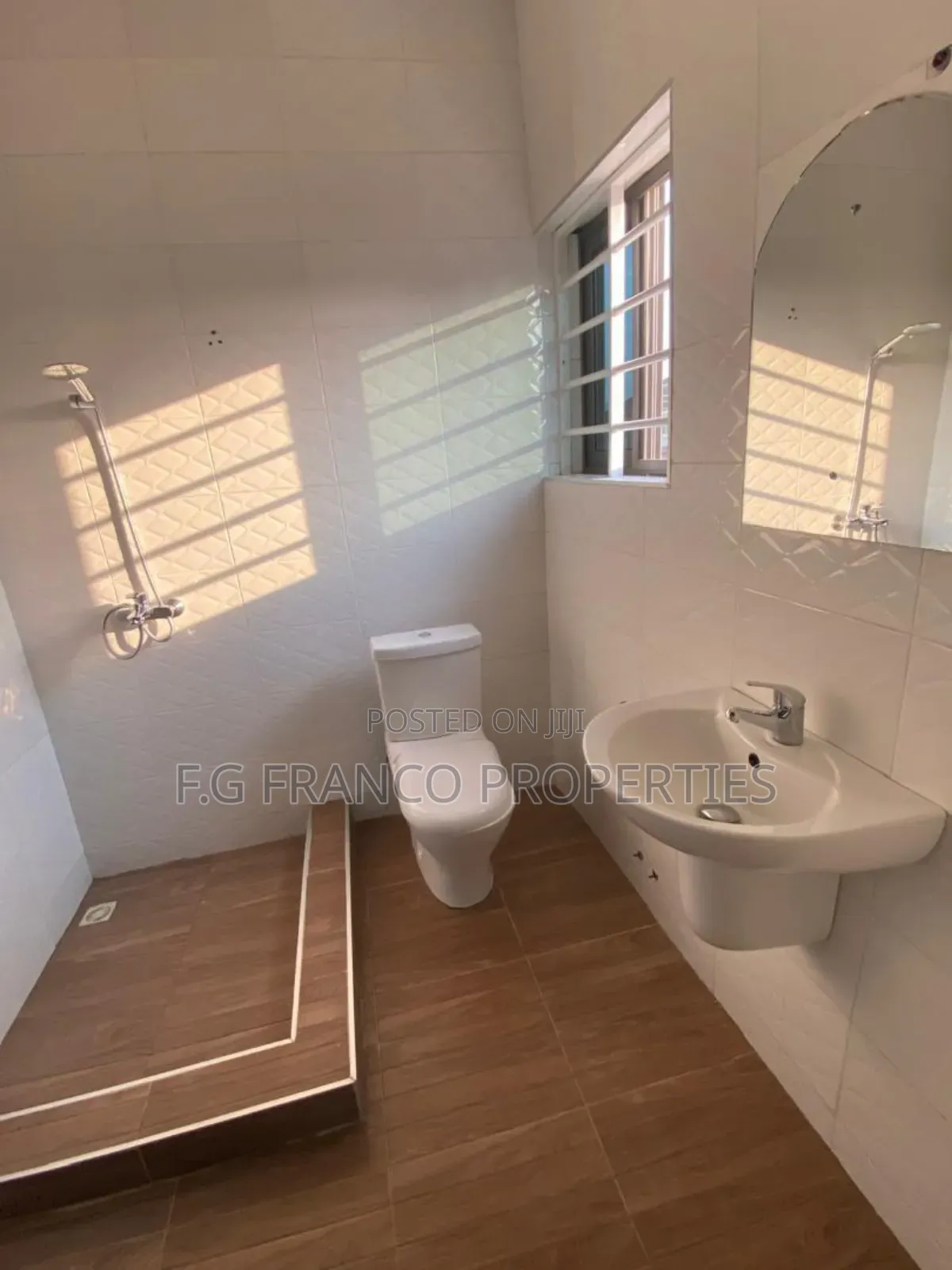 5bdrm House in Kg Franco Properties, East Legon for sale
