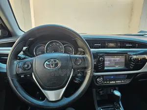 Toyota Corolla LE ECO Premium (1.8L 4cyl CVT) 2016 White