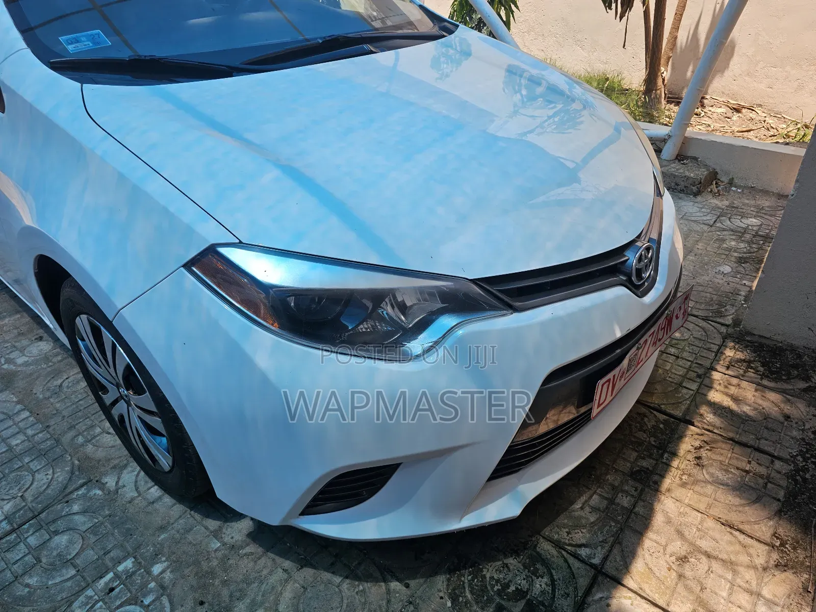 Toyota Corolla LE ECO Premium (1.8L 4cyl CVT) 2016 White