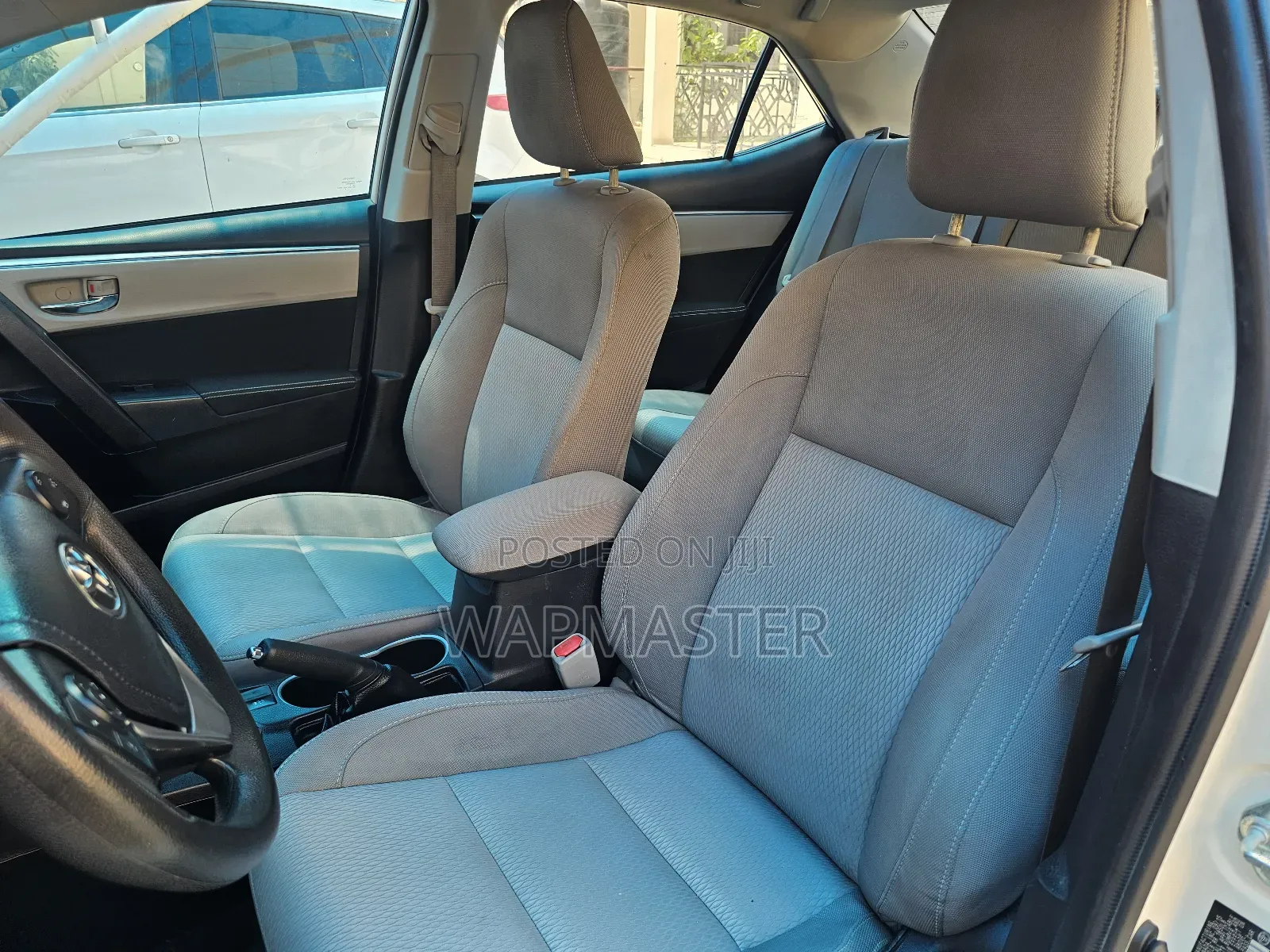 Toyota Corolla LE ECO Premium (1.8L 4cyl CVT) 2016 White