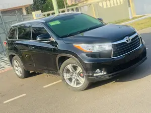 Toyota Highlander LE 4x2 V6 (3.5L 6cyl 8A) 2017 Black