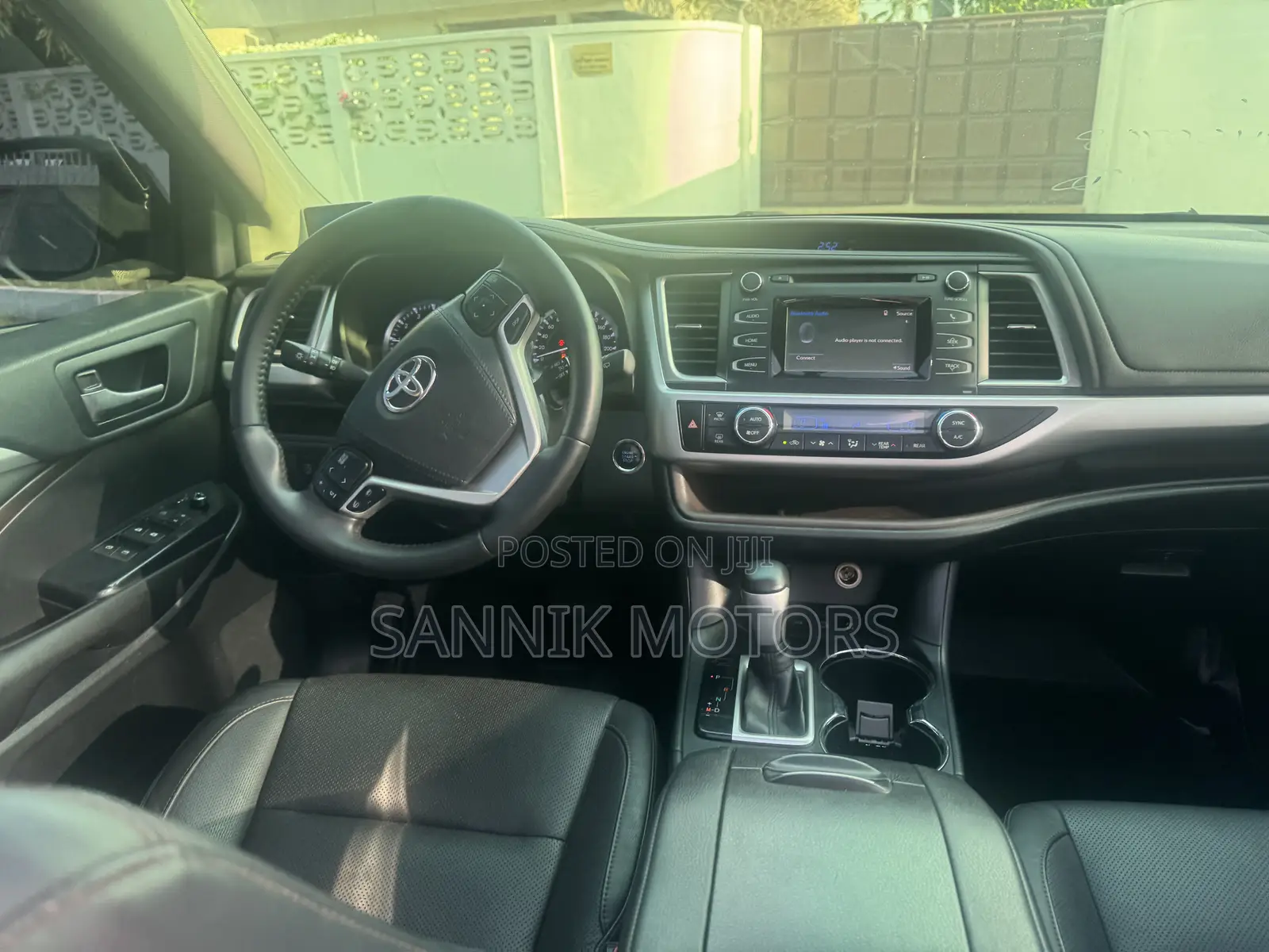 Toyota Highlander LE 4x2 V6 (3.5L 6cyl 8A) 2017 Black